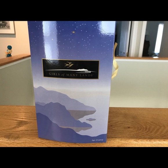 American Girl - Girls of Many Lands Spring Pearl - Picture 7 of 8